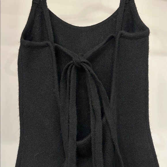 Line and Dot size small Elegant Black Women's sweater Dress.  New - Picture 3 of 5